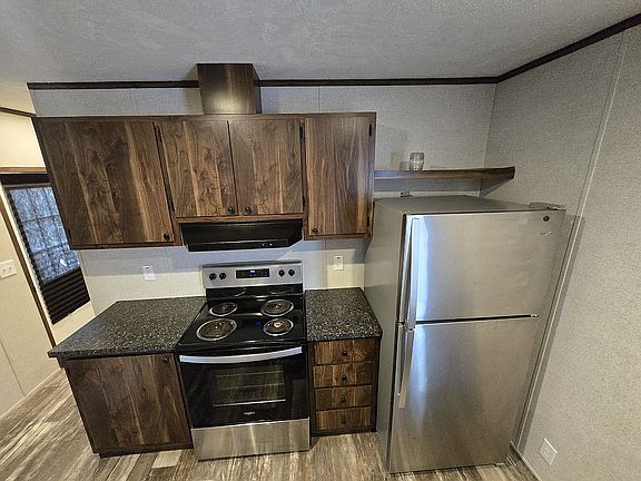 3rd image of 9773 Buckingham Dr