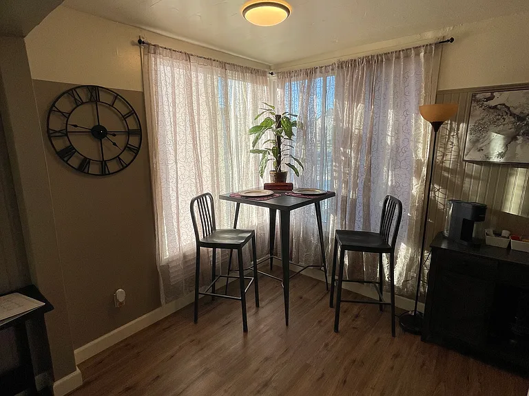 230 W Myrtle St #A — Photo 13