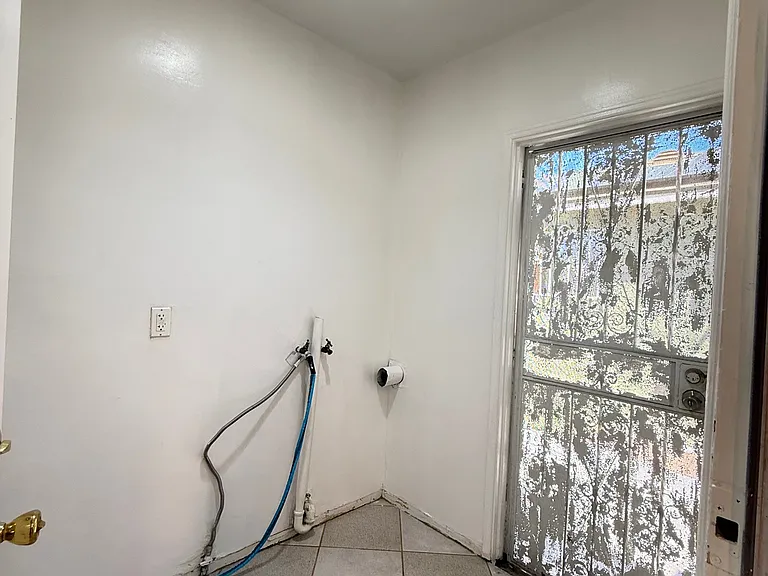 8669 Cypress Ave — Photo 13
