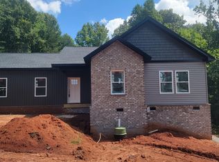 919 Brentwood Dr, Etowah, TN 37331