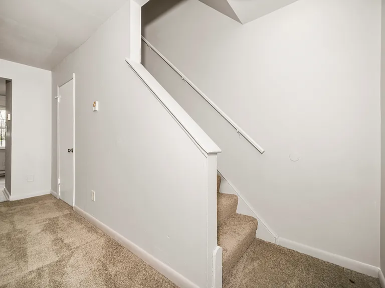 1331 Minefee St — Photo 3