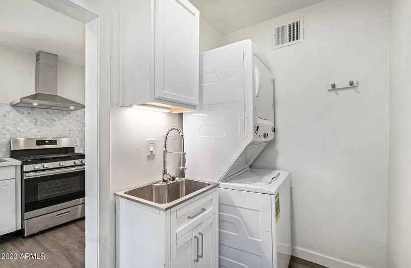 2 bed, 1004 sqft, $2,000 — Photo 3