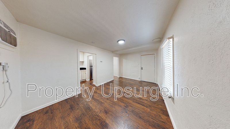 1st image of 2717 Twin View Blvd