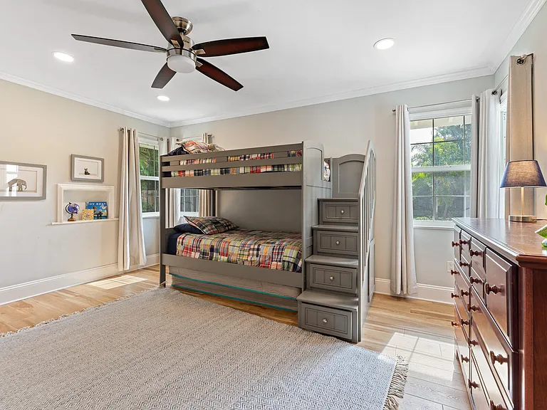 1843 Lincoln Dr — Photo 15