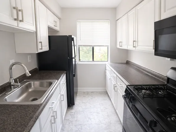 6 Galveston St SW APT 303, Washington, DC 20032