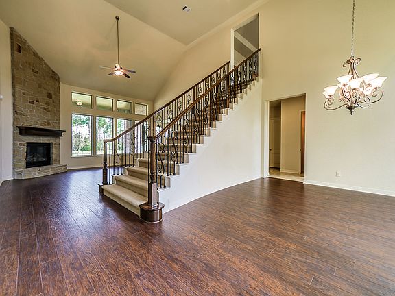 4th image of 3 Clare Point Dr