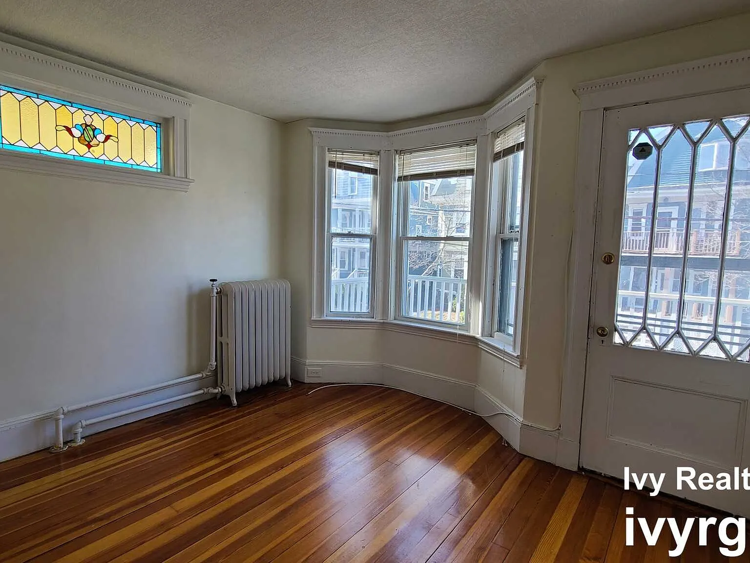 4 bed, 1.5 bath, $3,800 — Photo 4