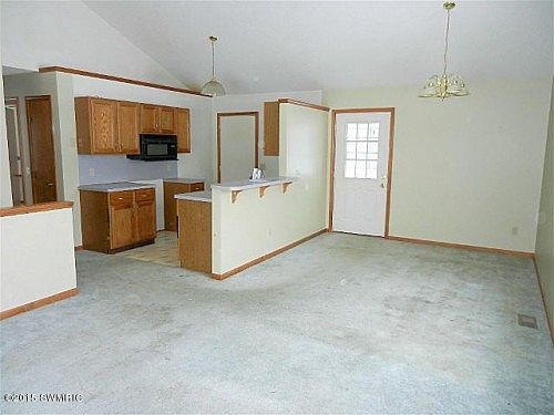 5th image of 181 Great Northern Ln