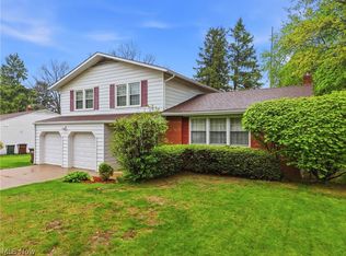 2445 Olentangy Dr, Akron, OH 44333