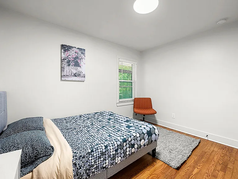 1540 Berkeley Ln NE — Photo 22