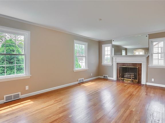 4th image of 516 Pine Ave