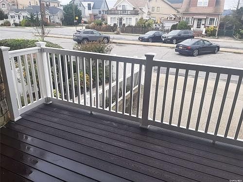 3rd image of 264A Lindell Blvd #1