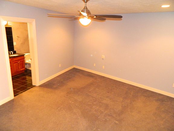 5th image of 2222 Detroit Ave APT 1115