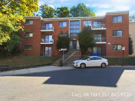 4020 Livingston Rd SE