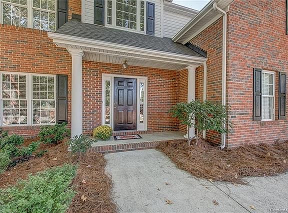 3rd image of 3591 Lismore Ln