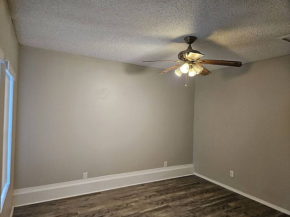 2nd image of 2958 Skycrest Dr