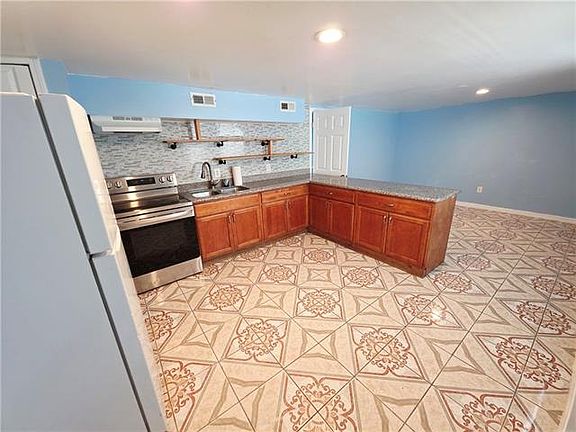 4th image of 2532 Saint Philip St #101