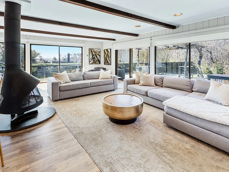 303 Montauk Hwy — Photo 8