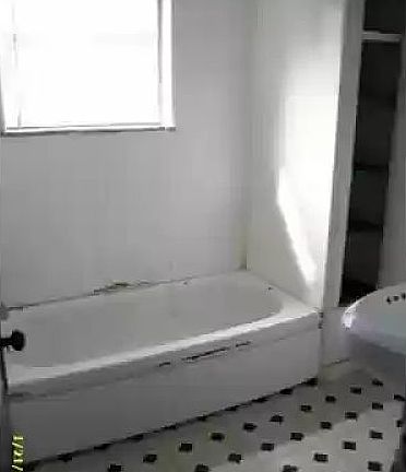 4th image of 1084 28th St