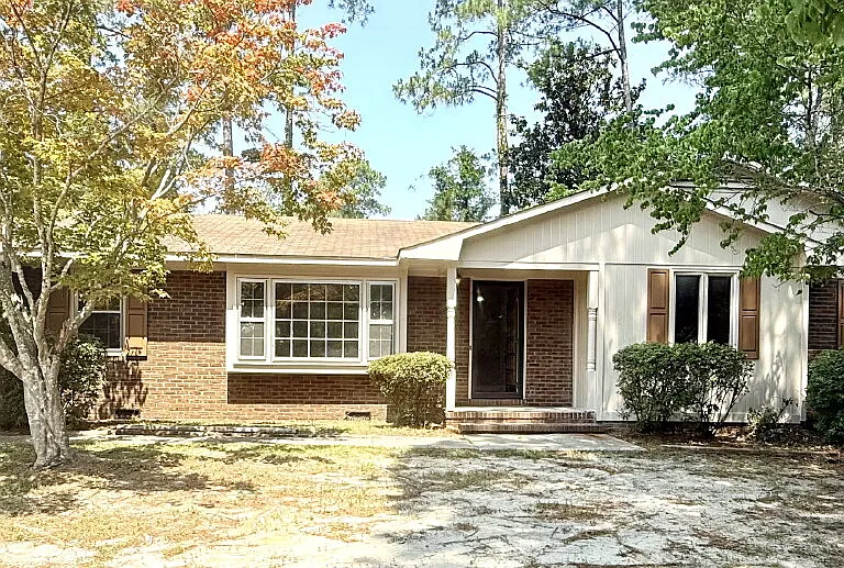1525 Trevino Dr — Photo 1