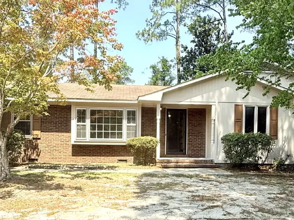1525 Trevino Dr, Fayetteville, NC 28303