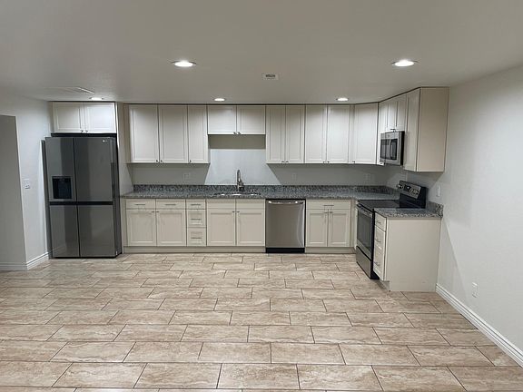 4th image of 1600 Yates St #1600