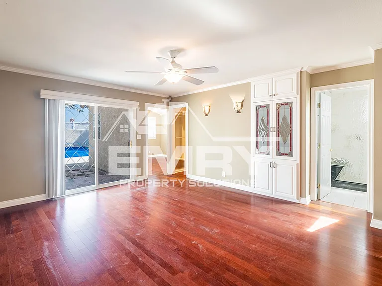 11902 Pine St — Photo 12