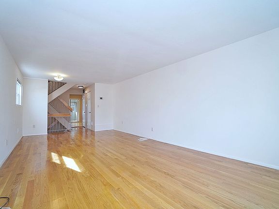 5th image of 50 Mulberry Ave