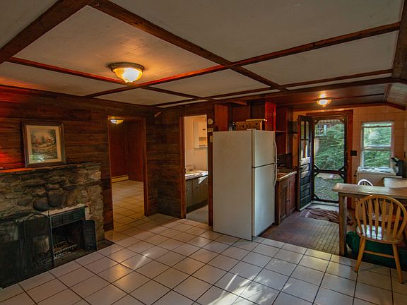 3rd image of 32 Oakwood Trl S