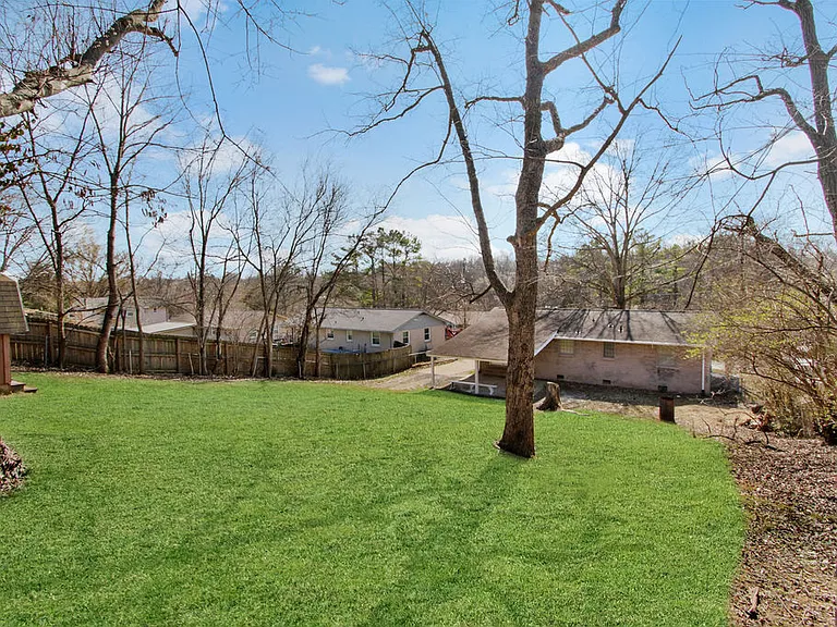 238 Townes Dr — Photo 26