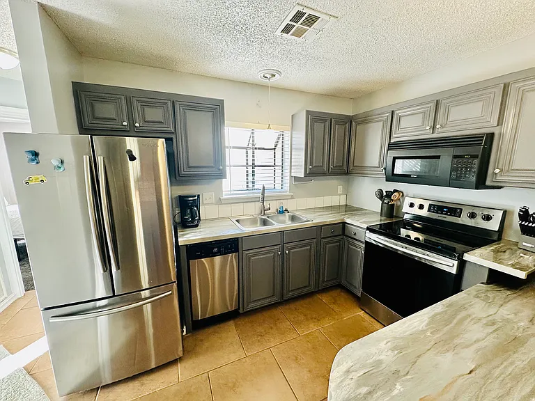 110 Willow Branch Dr #D — Photo 2