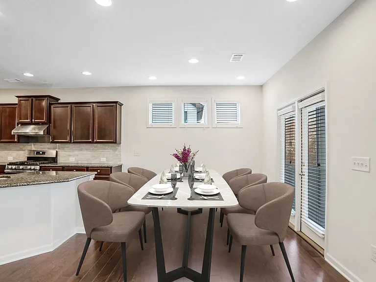 5195 Belmore Manor Ct — Photo 5