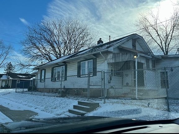 2nd image of 2502 S Pennsylvania St