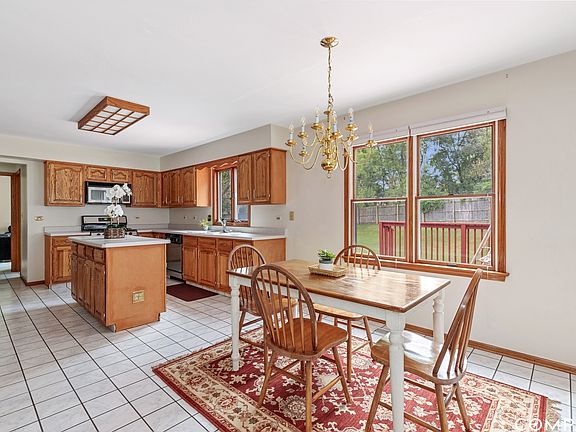 5th image of 1525 Old Barn Cir
