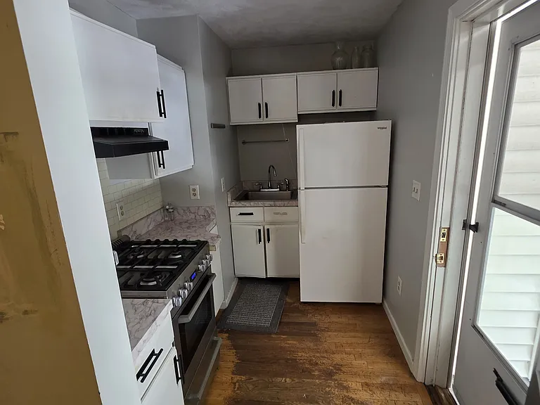 131 N Main St #5 — Photo 2