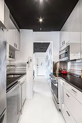5th image of 325 W 45th St #C