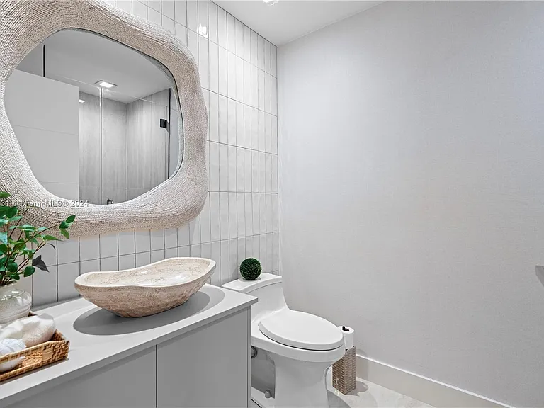 17875 Collins Ave #502 — Photo 18