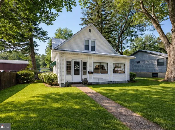 729 E Oak St, Oakland, MD 21550