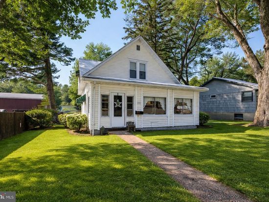 729 E Oak St, Oakland, MD 21550