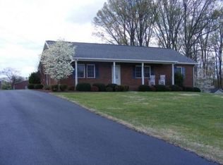 244 Ken Ln, Ridgeway, VA 24148