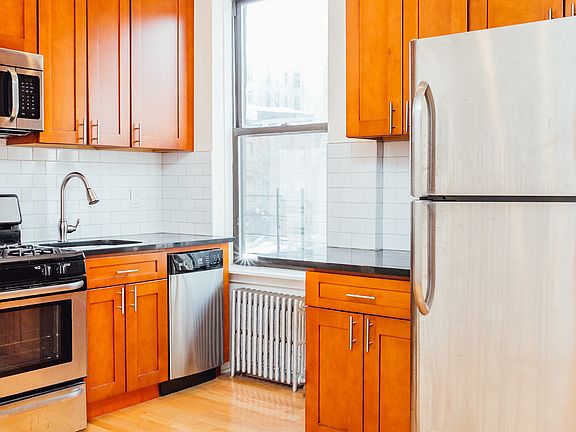 4th image of 465 Marcus Garvey Blvd #1