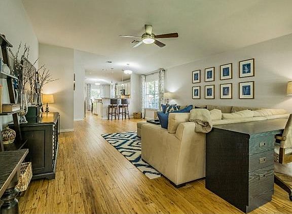 3rd image of 9413 Sanford Dr