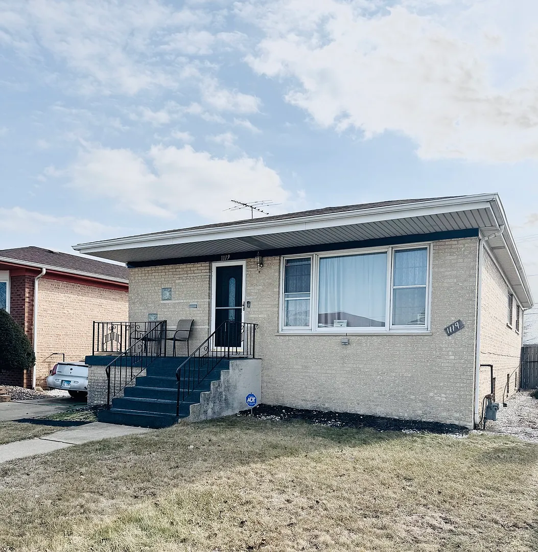 1119 Lucas St photo 1