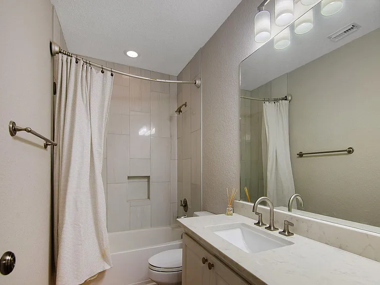 54 Douvaine Ct — Photo 32