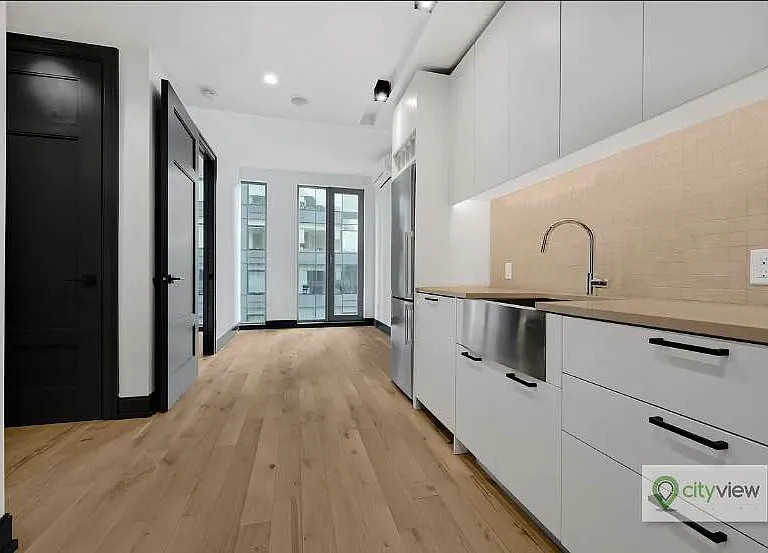 42-20 27th St #512 — Photo 2