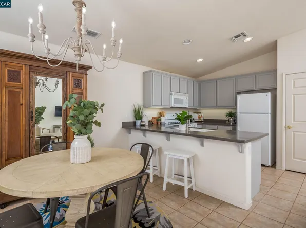 400 Brockton Pl, Rio Vista, CA 94571