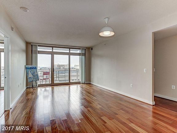 4th image of 888 N Quincy St Unit 1212
