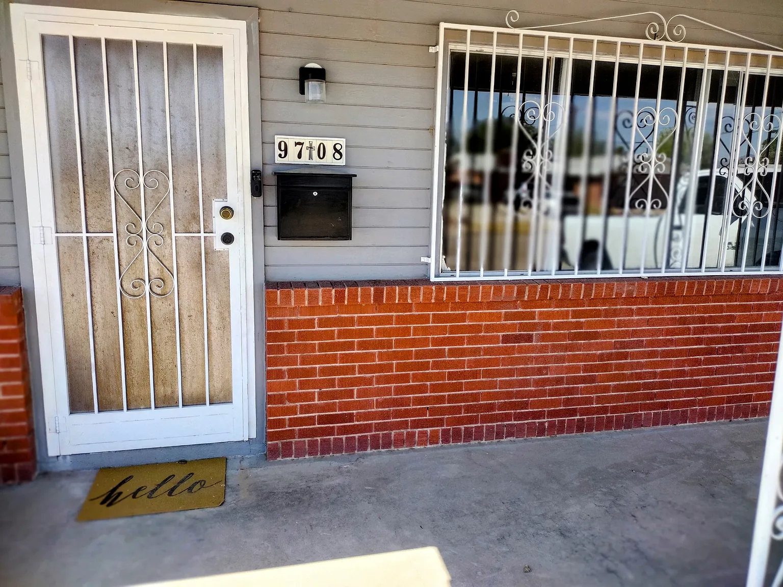 9708 Gardenia Ct — Photo 2