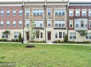 869 Regents Sq, Oxon Hill, MD 20745