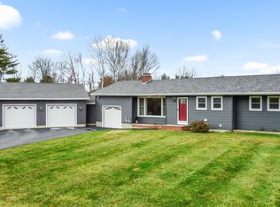 20 Thompson Rd, Veazie, ME 04401